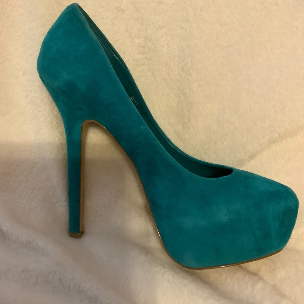 PRICE DROP!!! Steve Madden Teal pumps! Ultra High beauties!!Gorgeous SUEDE!